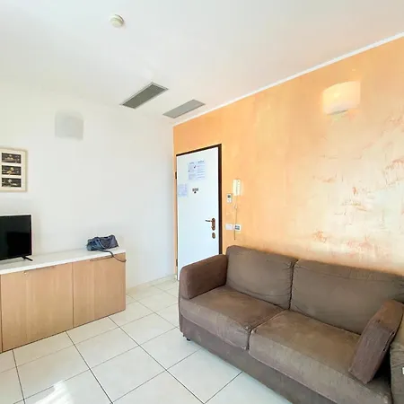 Acqua Marina 3* רימיני